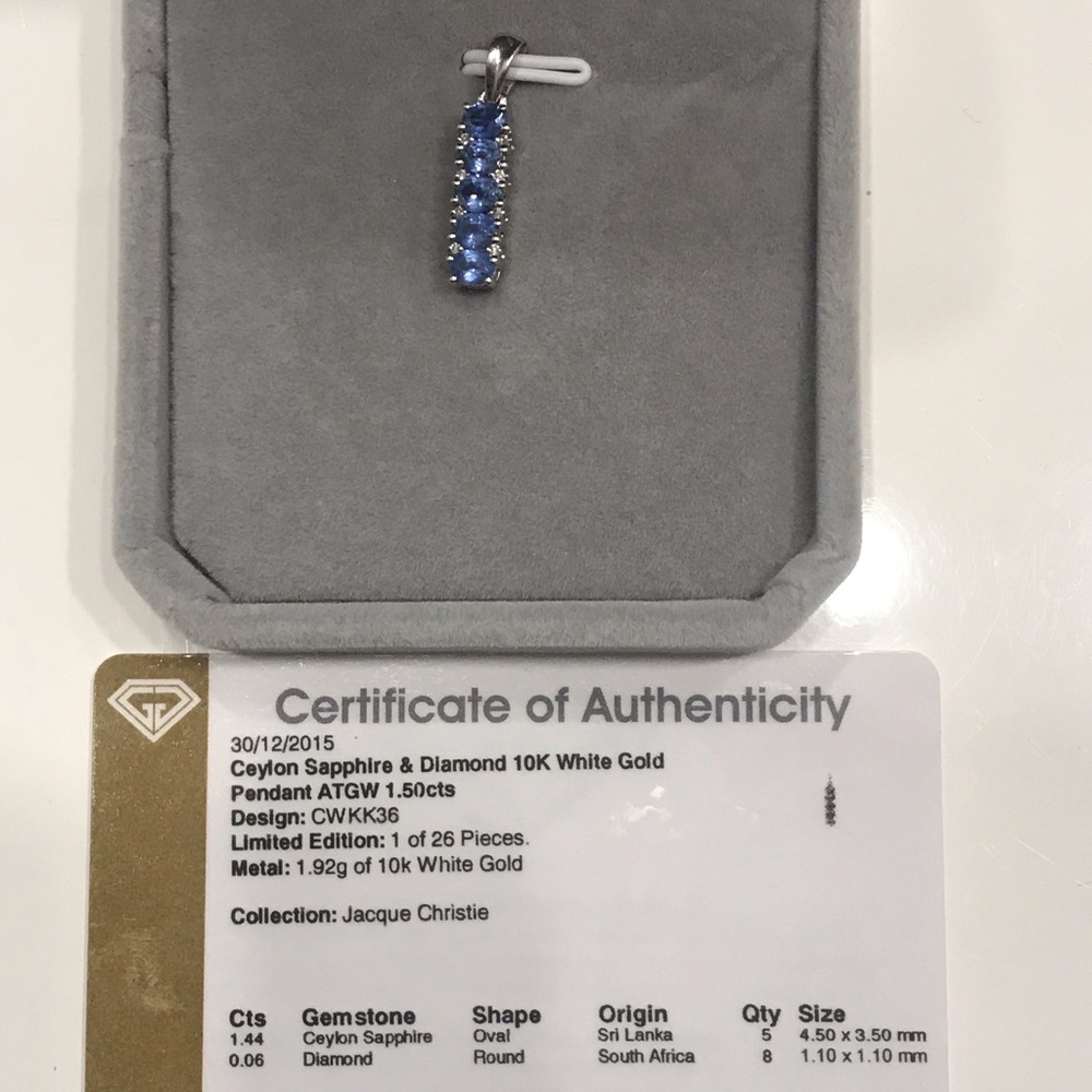 Ceylon sapphire pendant